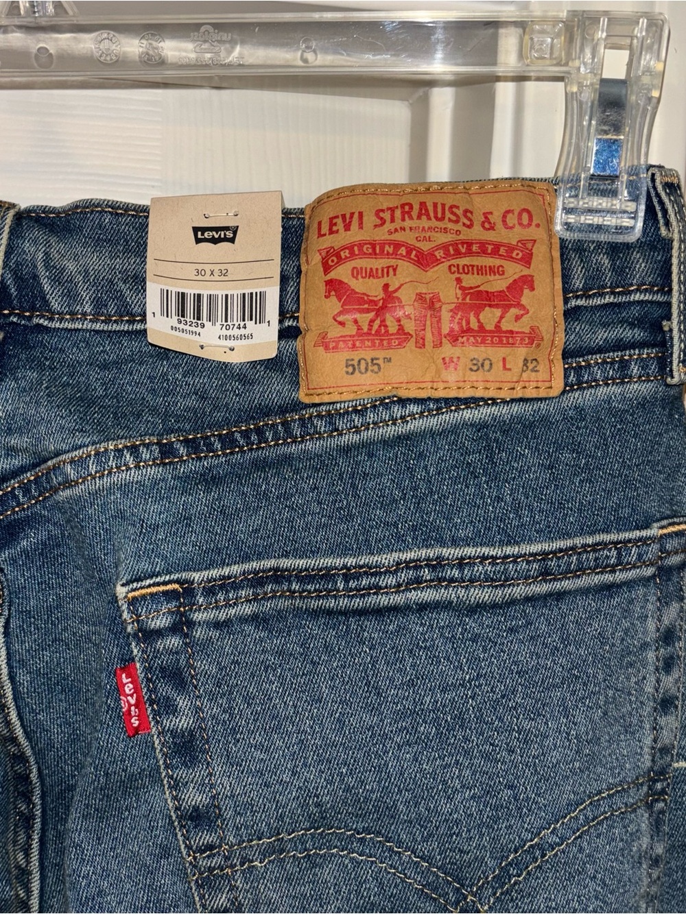 Levi's 505 Straight Men's Jeans in Classic Blue Denim